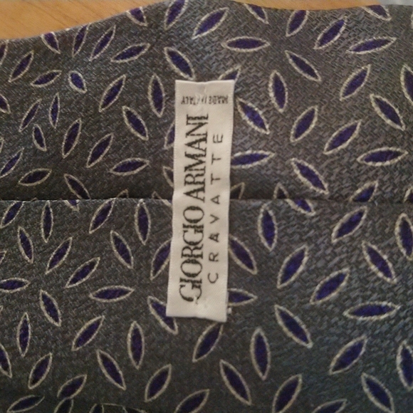 Giorgio Armani men's tie. - Picture 2 of 5